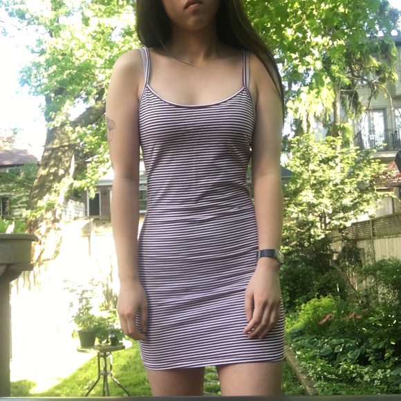 Burgundy mockneck dress - Picture 4 of 4